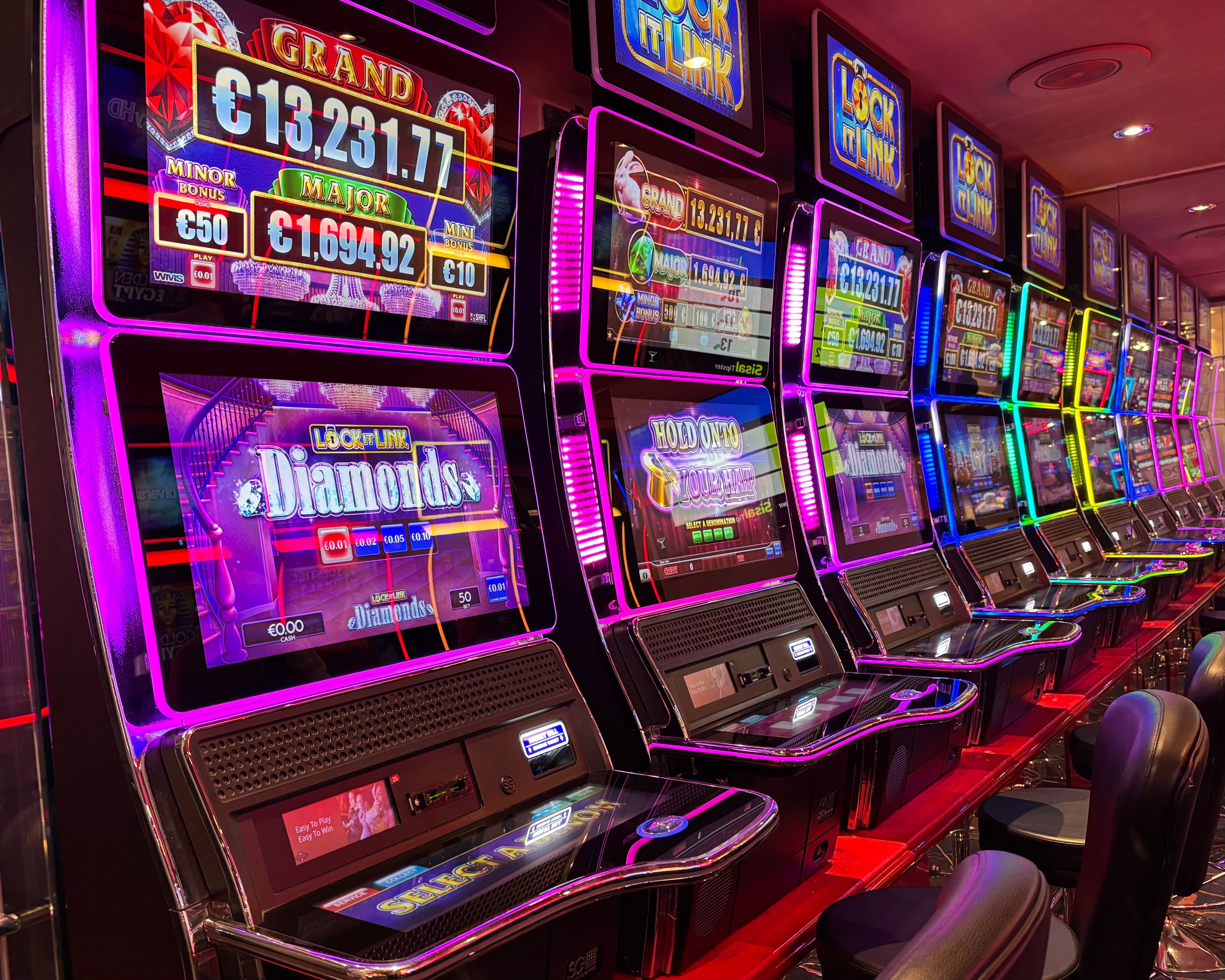 slot machine gameplay